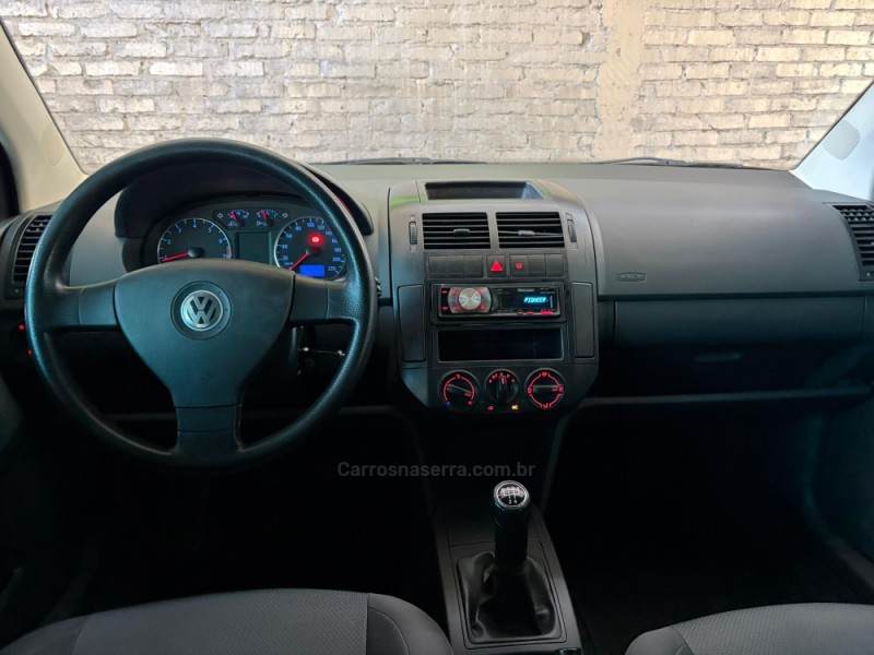 POLO SEDAN 1.6 MI 8V FLEX 4P MANUAL - 2009 - CAXIAS DO SUL