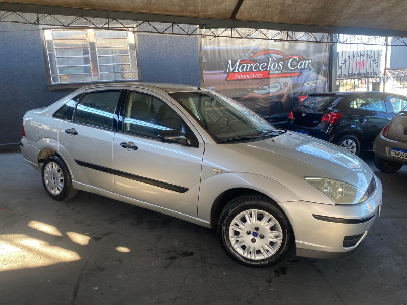 focus 1.6 gl sedan 8v flex 4p manual 2006 caxias do sul