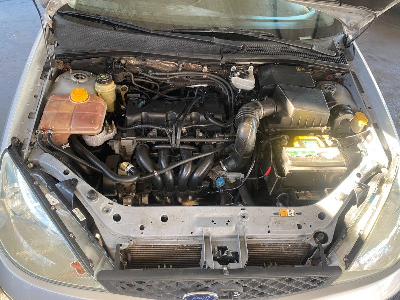 FOCUS 1.6 GL SEDAN 8V FLEX 4P MANUAL - 2006 - CAXIAS DO SUL