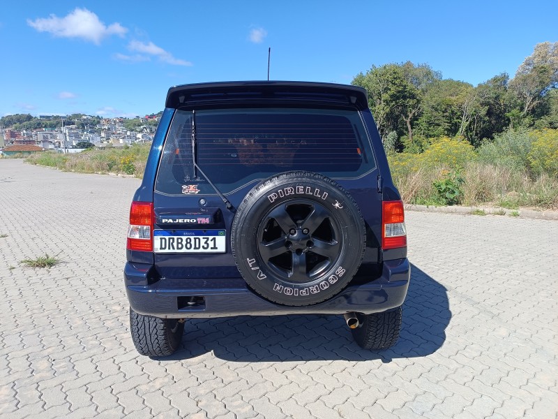 PAJERO TR4 2.0 4X4 16V 131CV GASOLINA 4P MANUAL - 2005 - FLORES DA CUNHA