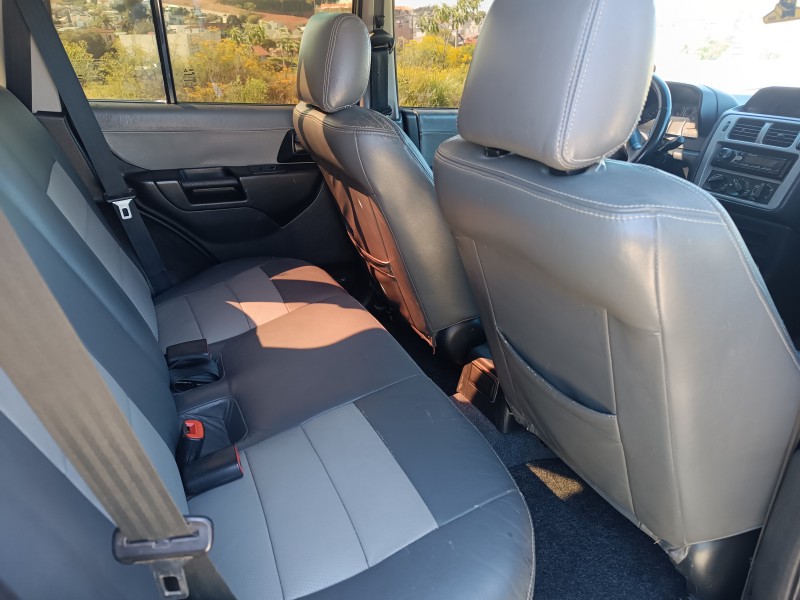 PAJERO TR4 2.0 4X4 16V 131CV GASOLINA 4P MANUAL - 2005 - FLORES DA CUNHA