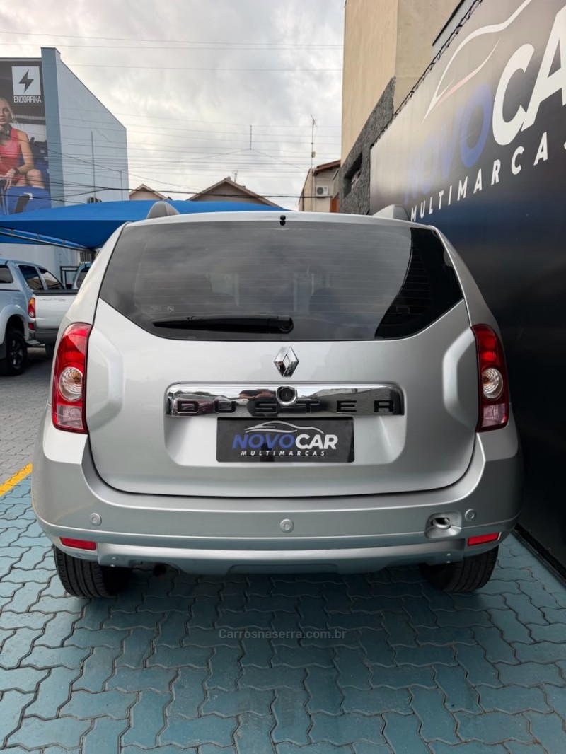 DUSTER 1.6 DYNAMIQUE 4X2 16V FLEX 4P MANUAL - 2014 - ESTâNCIA VELHA