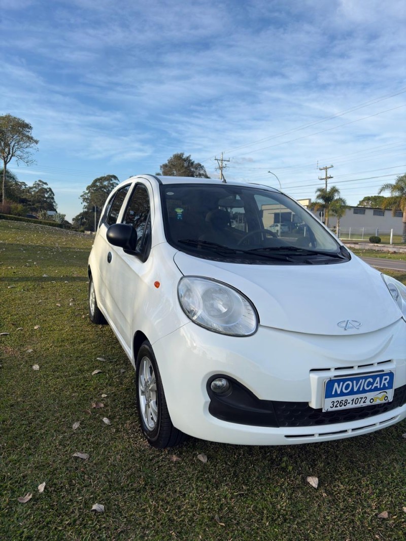 QQ 1.0 MPFI ACT 12V GASOLINA 4P MANUAL - 2016 - FARROUPILHA