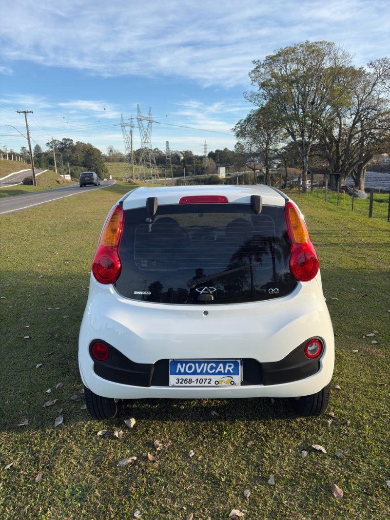 QQ 1.0 MPFI ACT 12V GASOLINA 4P MANUAL - 2016 - FARROUPILHA