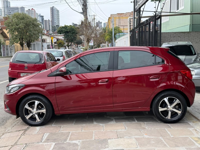 ONIX 1.4 MPFI LTZ 8V FLEX 4P MANUAL - 2017 - CAXIAS DO SUL
