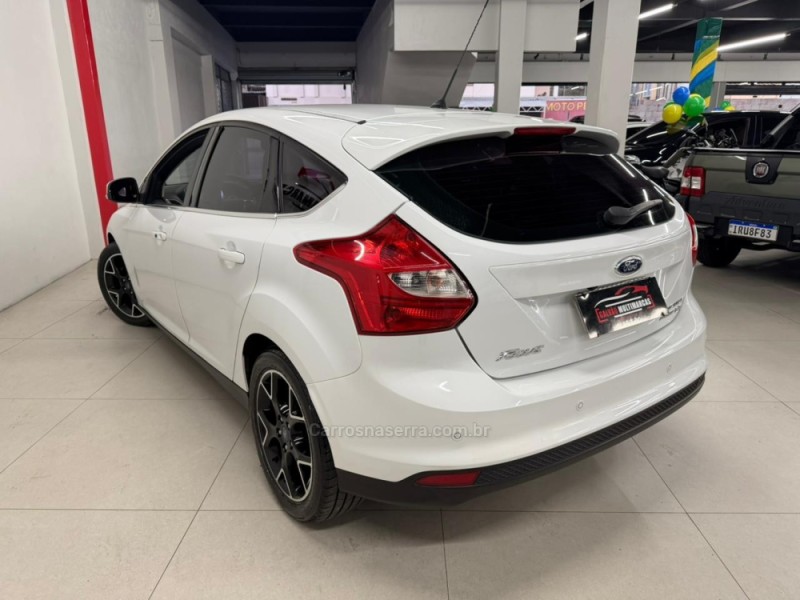 FOCUS 2.0 TITANIUM 16V FLEX 4P AUTOMÁTICO - 2015 - CAXIAS DO SUL