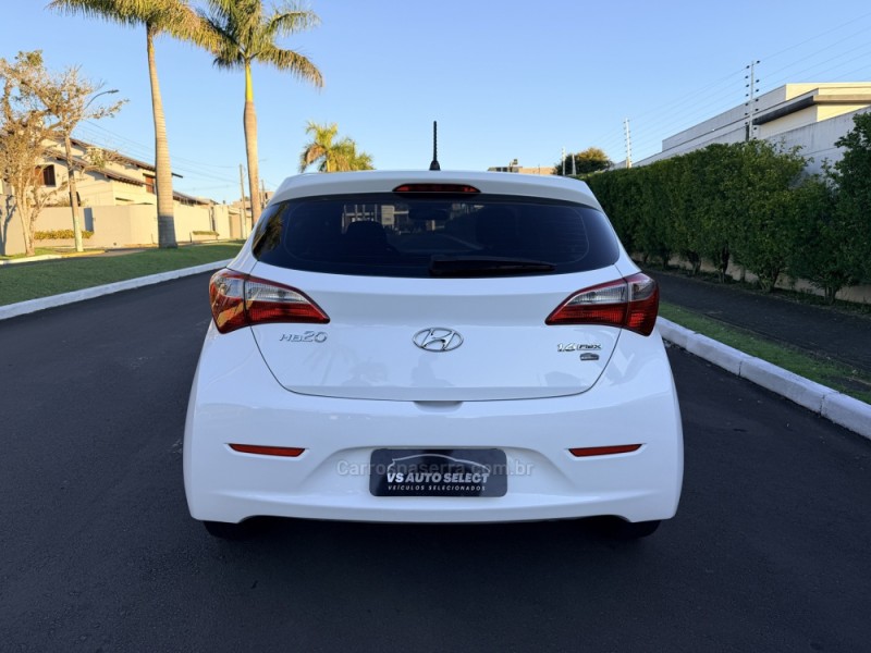 HB20 1.6 COMFORT 16V FLEX 4P MANUAL - 2014 - SãO LEOPOLDO