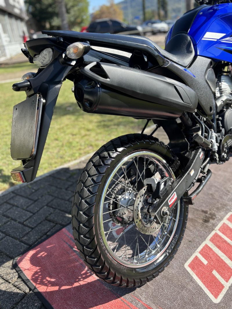 XTZ 250 LANDER - 2022 - FELIZ