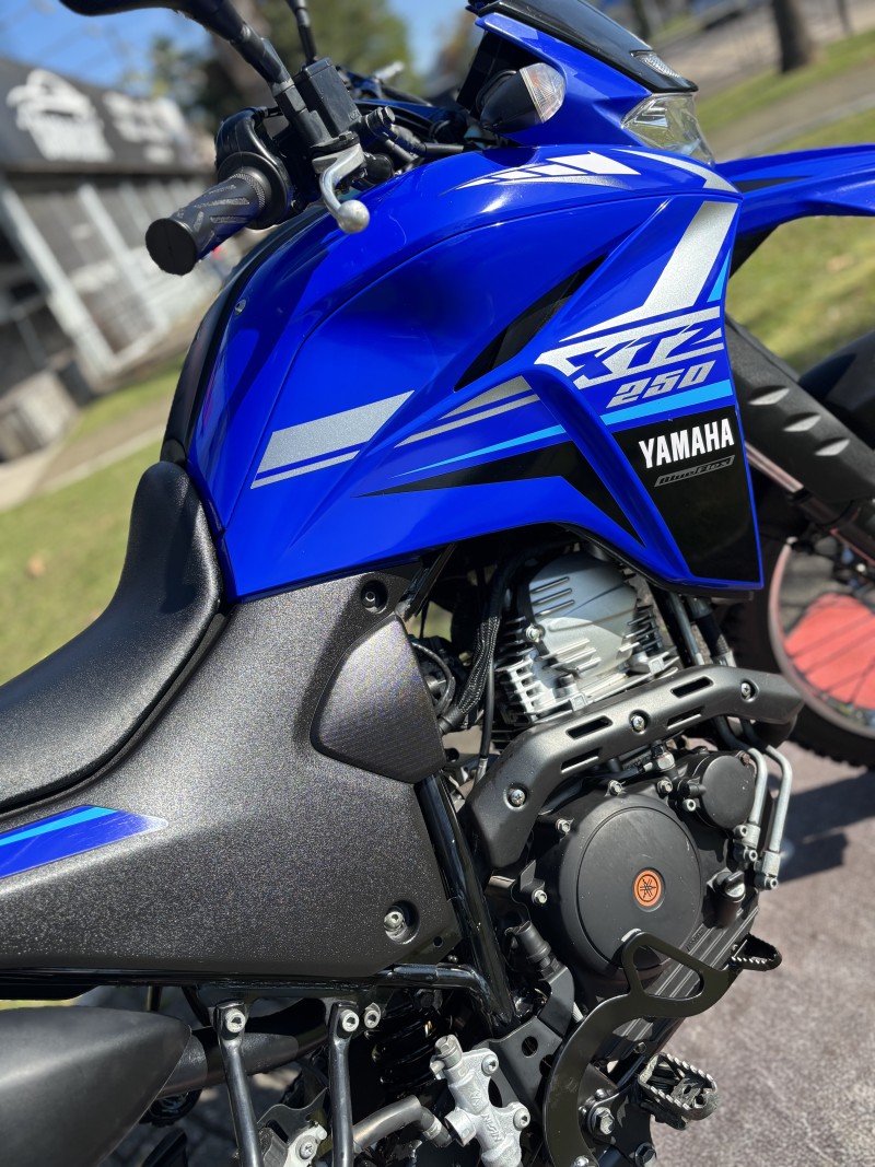 XTZ 250 LANDER - 2022 - FELIZ