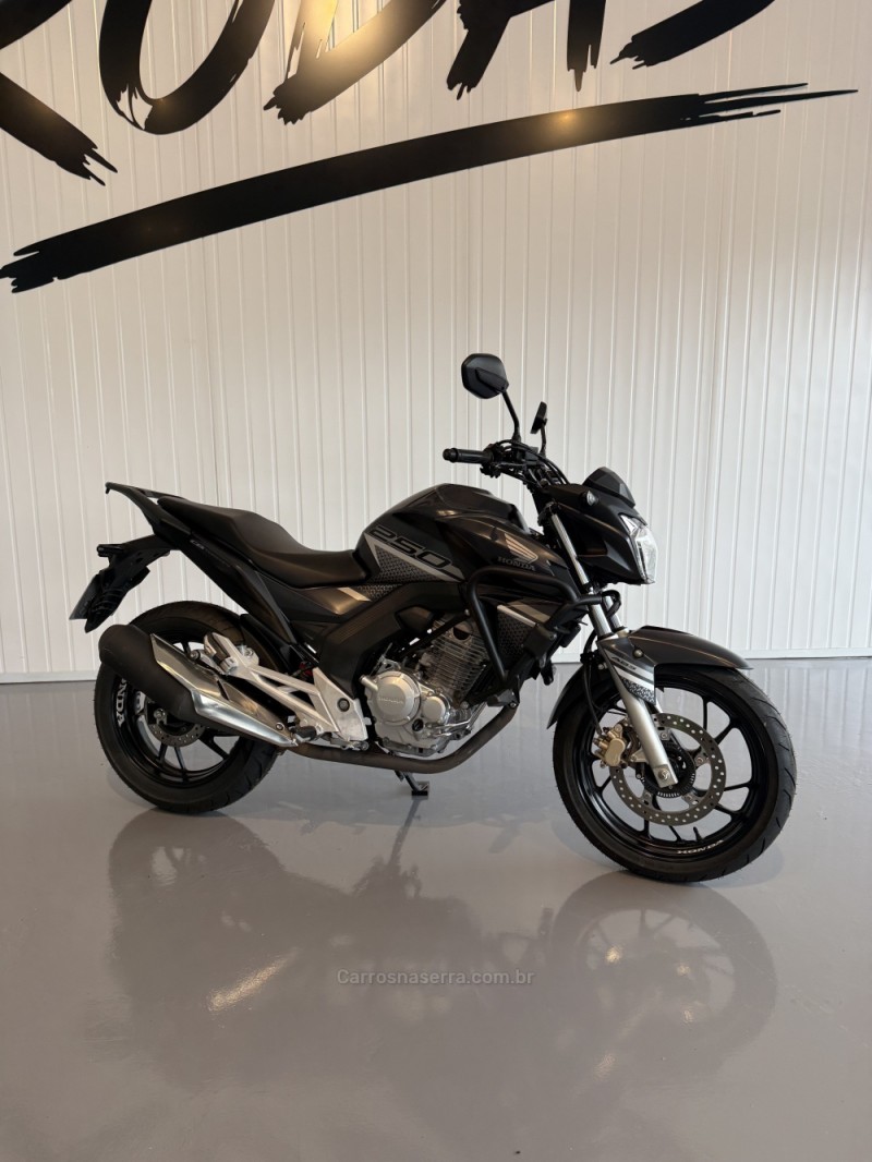 cb 250f twister abs 2022 tres passos