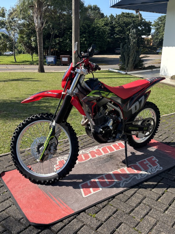 CRF 250F  - 2024 - FELIZ