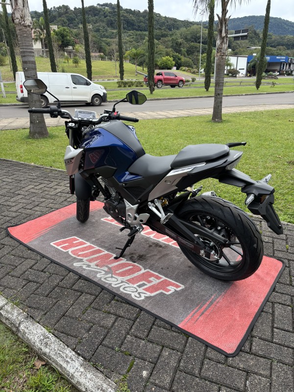 CB 300F TWISTER ABS - 2026 - FELIZ