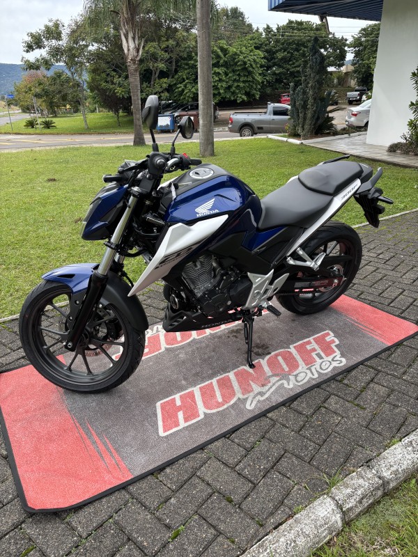 CB 300F TWISTER ABS - 2026 - FELIZ