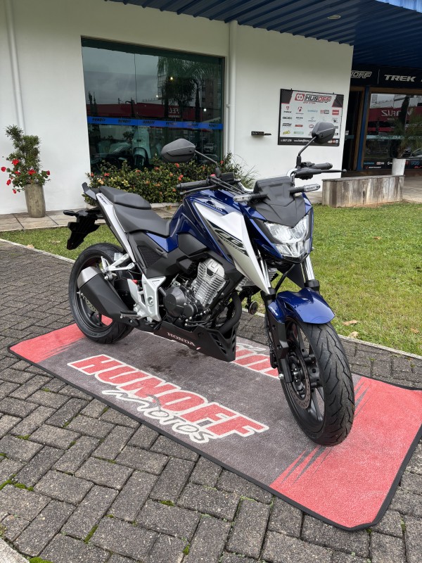 CB 300F TWISTER ABS - 2026 - FELIZ
