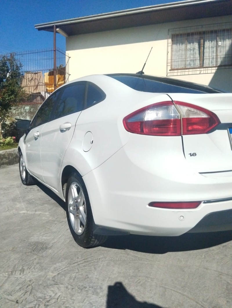 FIESTA 1.6 SEL SEDAN 16V FLEX 4P MANUAL  - 2017 - FARROUPILHA