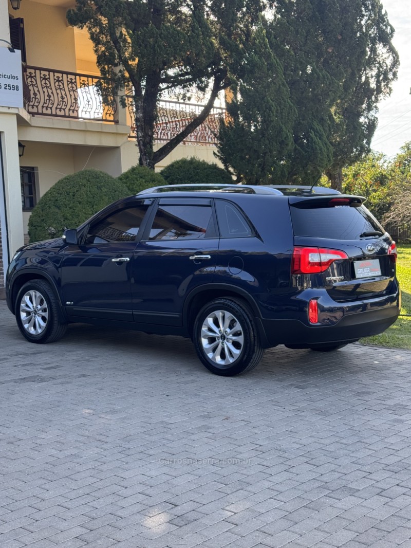 SORENTO 3.3 EX V6 24V GASOLINA 4P 7 LUGARES AUTOMATICO - 2014 - ENCANTADO