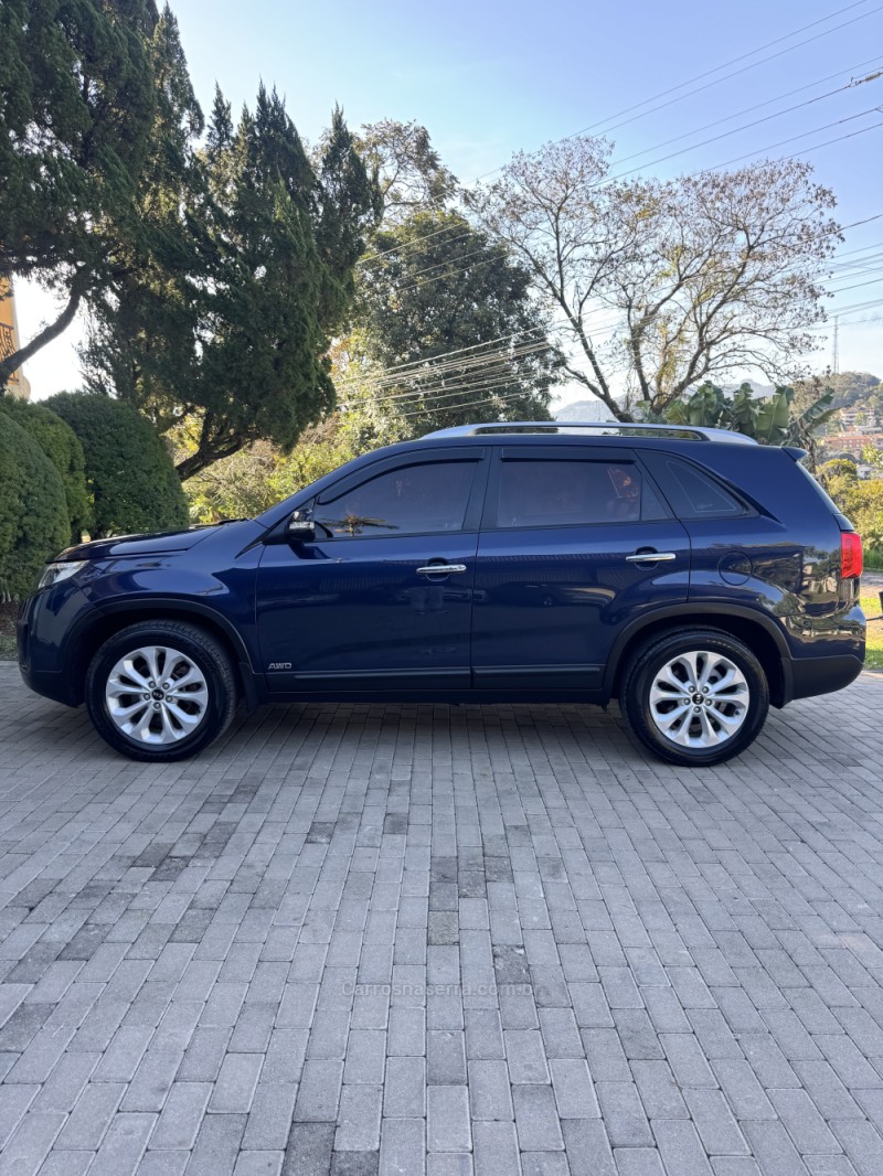 SORENTO 3.3 EX V6 24V GASOLINA 4P 7 LUGARES AUTOMATICO - 2014 - ENCANTADO