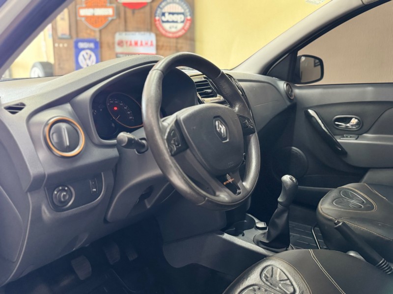 SANDERO 1.6 STEPWAY 8V FLEX 4P MANUAL - 2015 - CAXIAS DO SUL