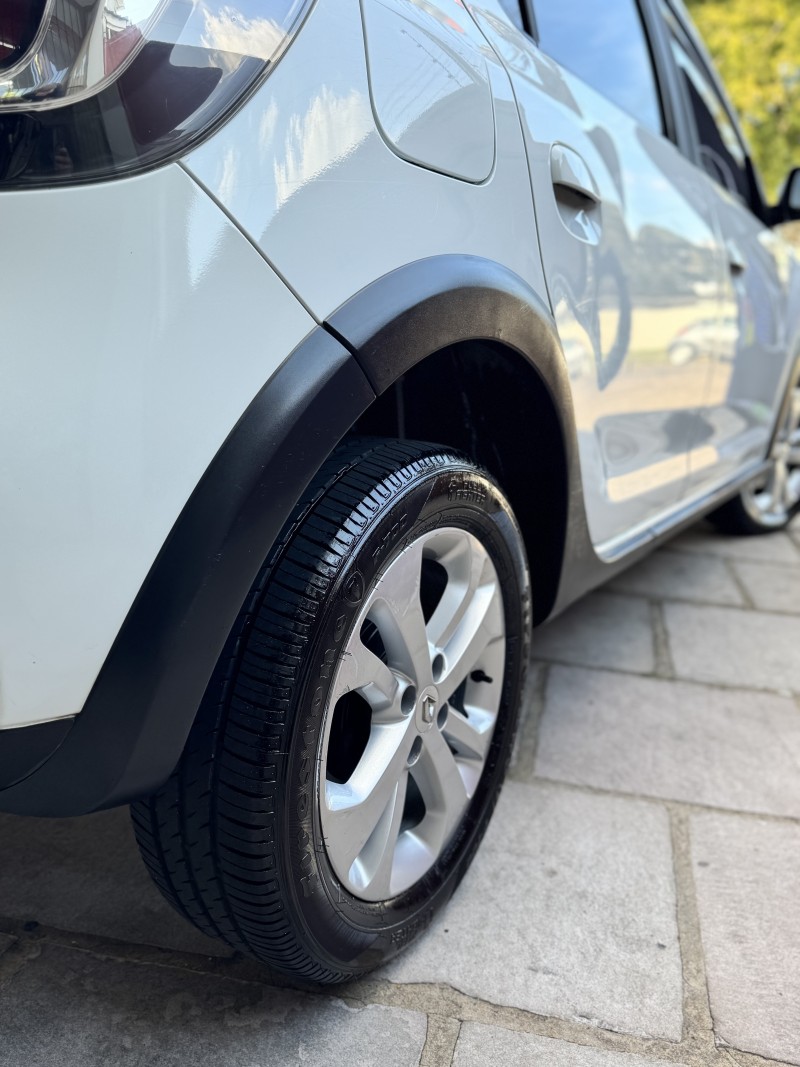 SANDERO 1.6 STEPWAY 8V FLEX 4P MANUAL - 2015 - CAXIAS DO SUL