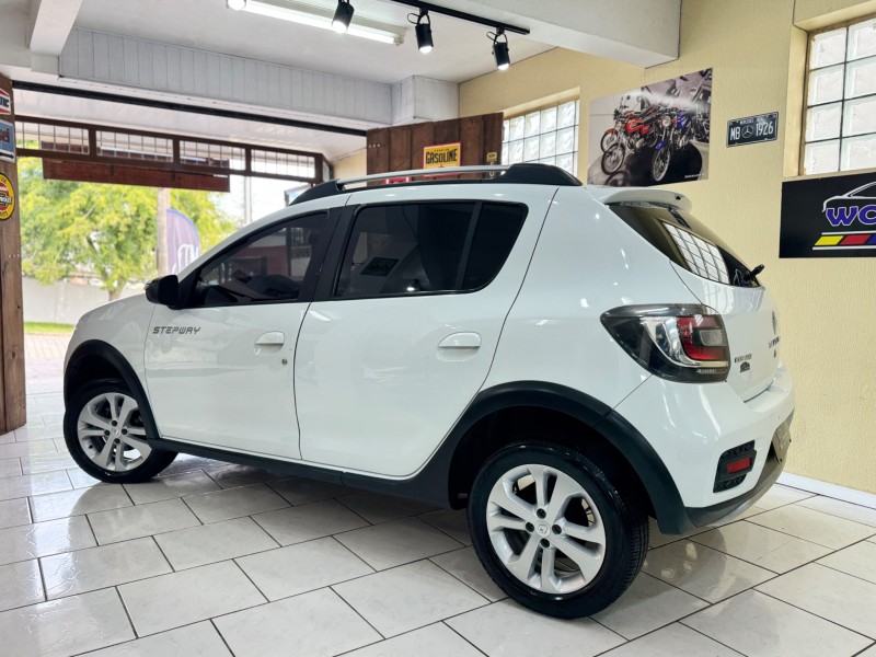 SANDERO 1.6 STEPWAY 8V FLEX 4P MANUAL - 2015 - CAXIAS DO SUL