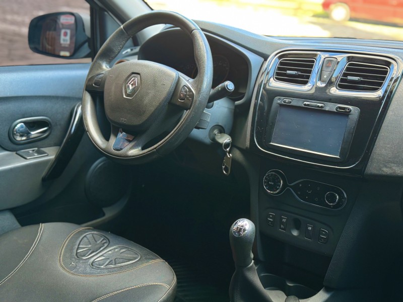 SANDERO 1.6 STEPWAY 8V FLEX 4P MANUAL - 2015 - CAXIAS DO SUL