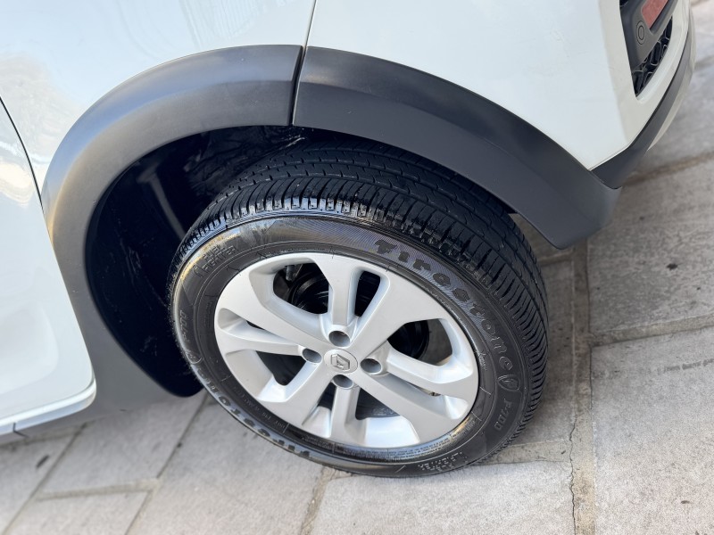 SANDERO 1.6 STEPWAY 8V FLEX 4P MANUAL - 2015 - CAXIAS DO SUL