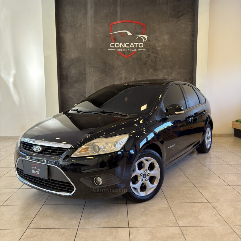 focus 2.0 titanium hatch 16v flex 4p automatico 2013 farroupilha