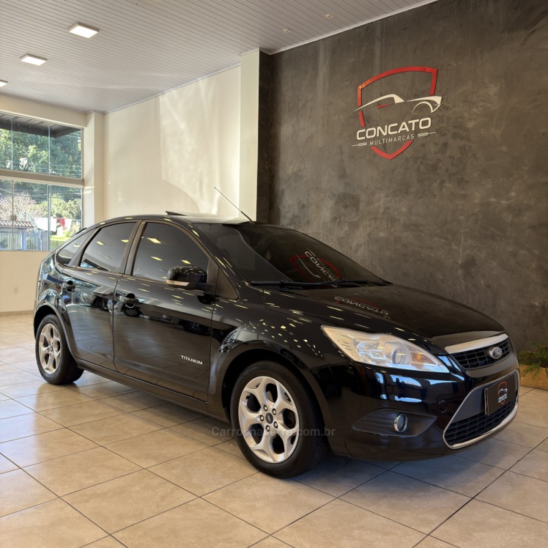 FOCUS 2.0 TITANIUM HATCH 16V FLEX 4P AUTOMÁTICO - 2013 - FARROUPILHA