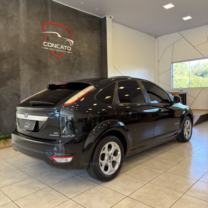 FOCUS 2.0 TITANIUM HATCH 16V FLEX 4P AUTOMÁTICO - 2013 - FARROUPILHA