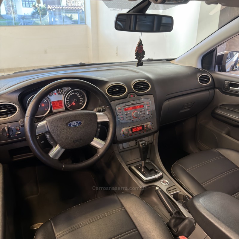 FOCUS 2.0 TITANIUM HATCH 16V FLEX 4P AUTOMÁTICO - 2013 - FARROUPILHA