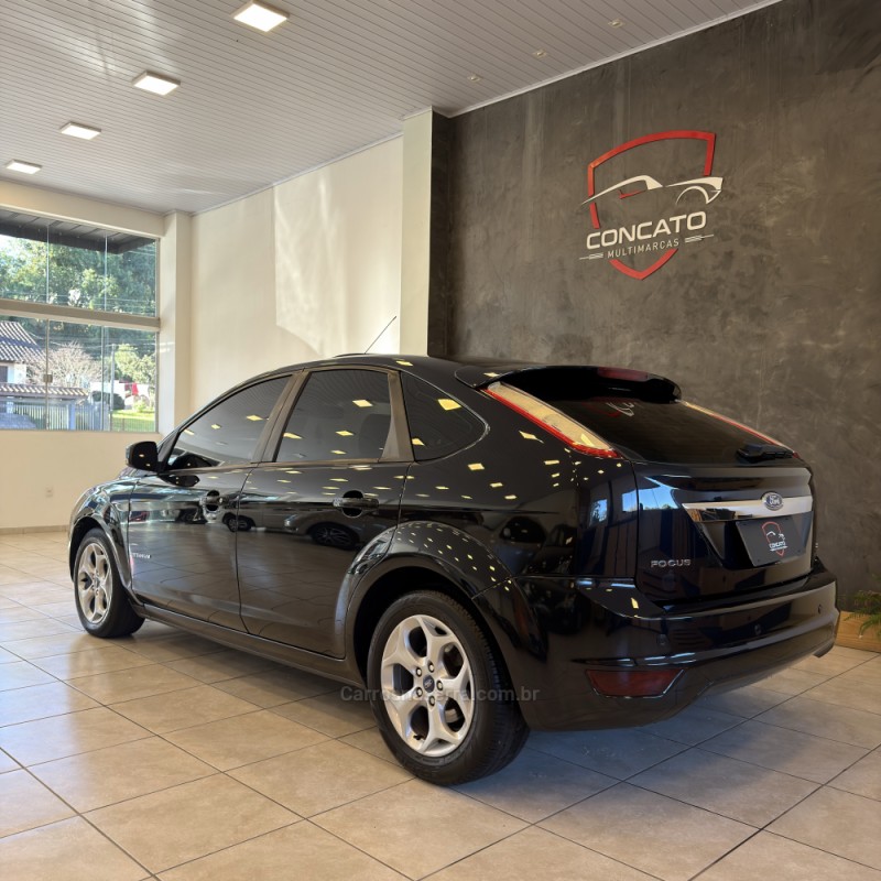 FOCUS 2.0 TITANIUM HATCH 16V FLEX 4P AUTOMÁTICO - 2013 - FARROUPILHA