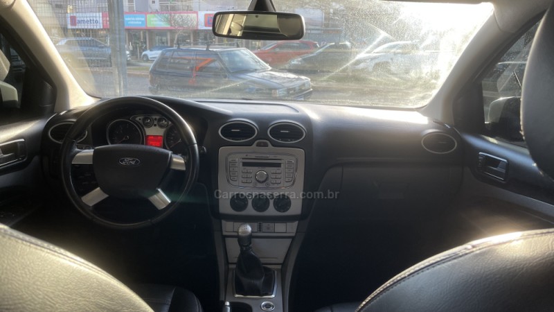 FOCUS 1.6 GLX SEDAN 16V FLEX 4P MANUAL - 2011 - TAPEJARA