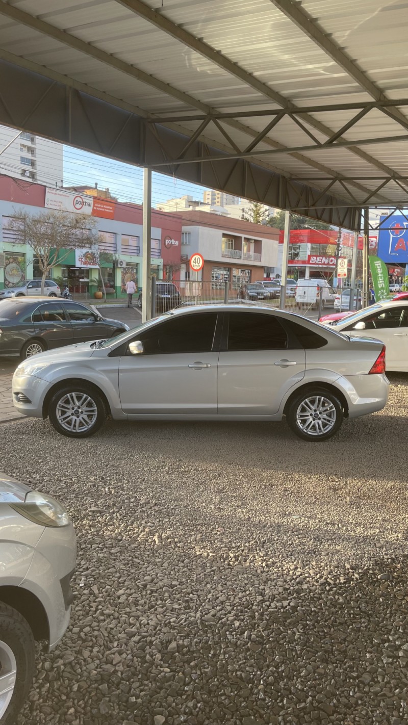 focus 1.6 glx sedan 16v flex 4p manual 2011 tapejara
