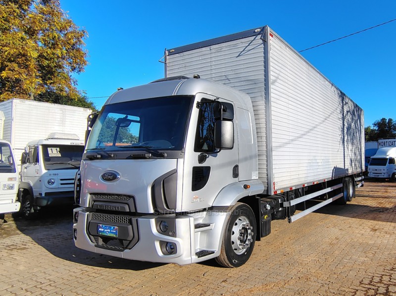 cargo 2431 e 6x2 turbo 2019 portao