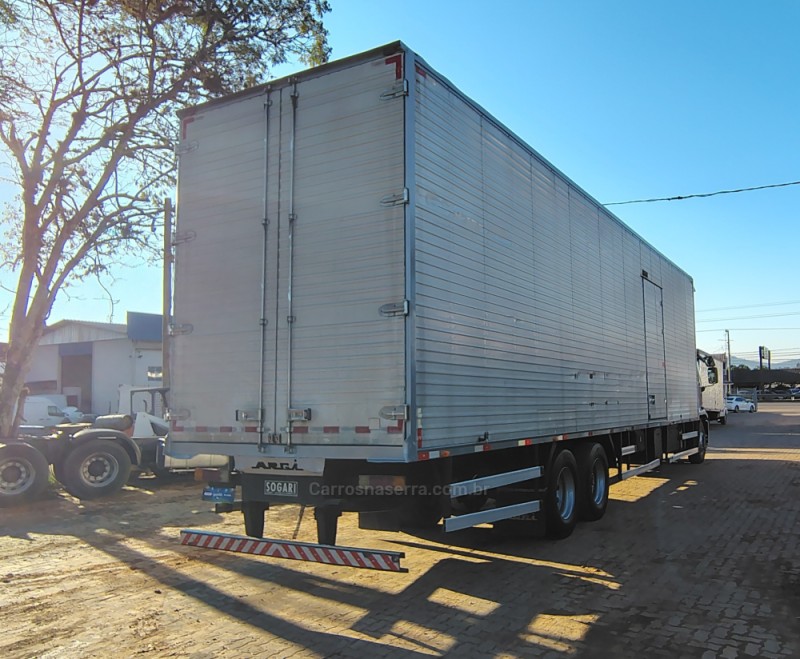 CARGO 2431 E 6X2 TURBO - 2019 - PORTãO
