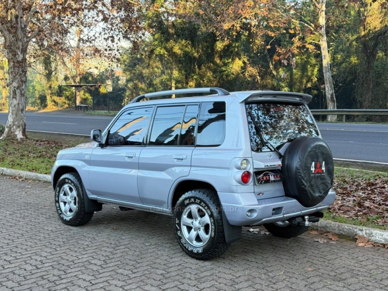 PAJERO TR4 2.0 4X4 16V FLEX 4P MANUAL - 2009 - DOIS IRMãOS