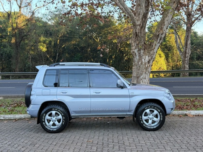 PAJERO TR4 2.0 4X4 16V FLEX 4P MANUAL - 2009 - DOIS IRMãOS