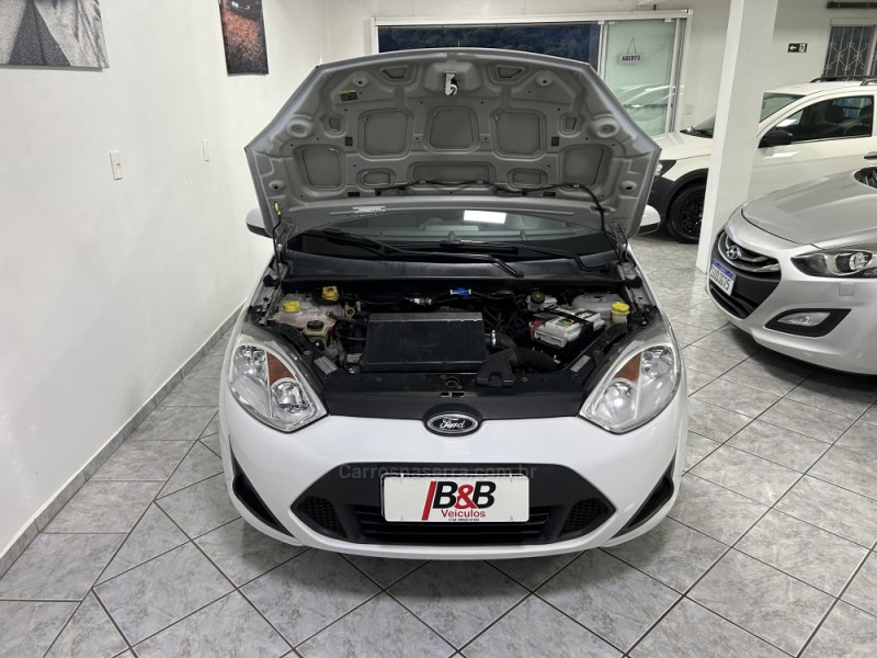 FIESTA 1.0 SE 8V FLEX 4P MANUAL - 2014 - NOVA PRATA