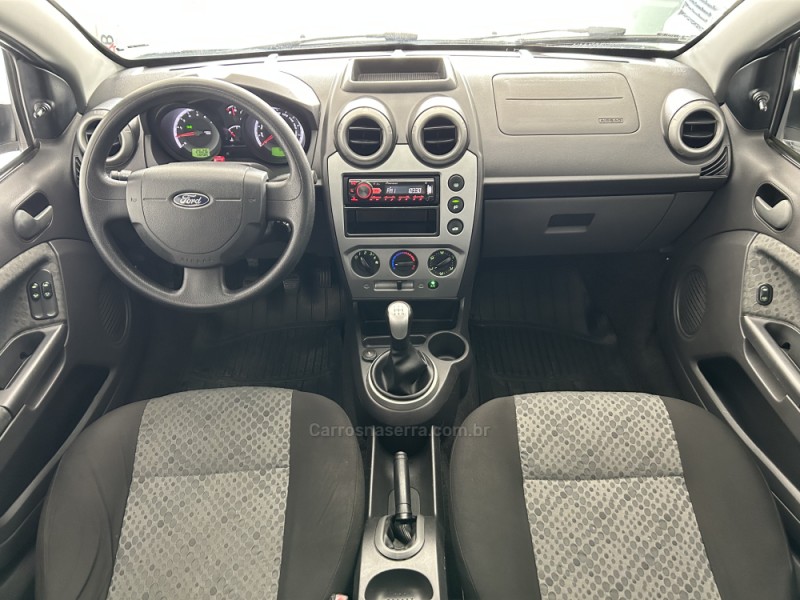FIESTA 1.0 SE 8V FLEX 4P MANUAL - 2014 - NOVA PRATA