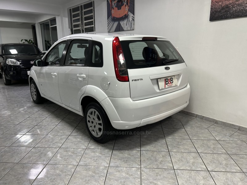 FIESTA 1.0 SE 8V FLEX 4P MANUAL - 2014 - NOVA PRATA