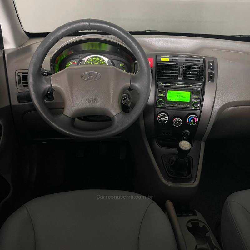TUCSON 2.0 GL 2WD 16V GASOLINA 4P MANUAL - 2010 - PORTãO