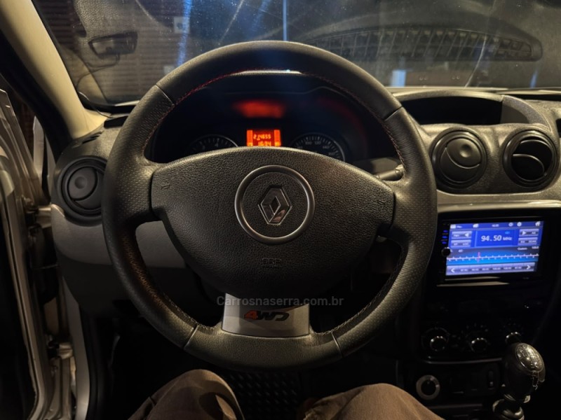 DUSTER 2.0 DYNAMIQUE GOPRO 4X4 16V FLEX 4P MANUAL - 2014 - FARROUPILHA