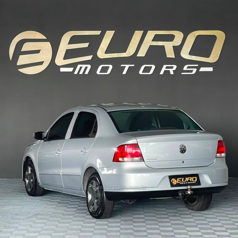 VOYAGE 1.0 MI CITY 8V FLEX 4P MANUAL - 2010 - PORTãO