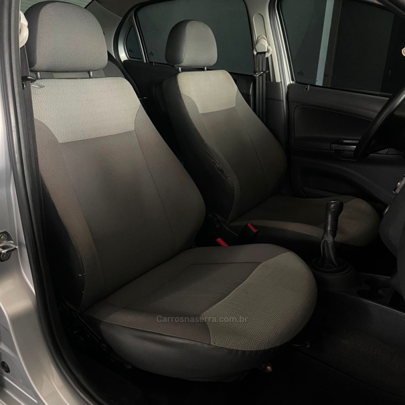 VOYAGE 1.0 MI CITY 8V FLEX 4P MANUAL - 2010 - PORTãO