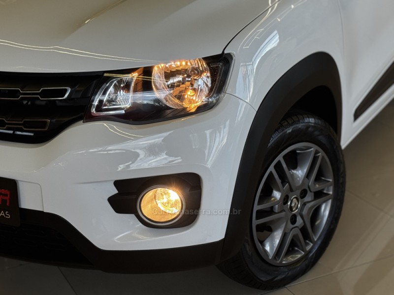 KWID 1.0 12V SCE FLEX INTENSE MANUAL - 2018 - DOIS IRMãOS