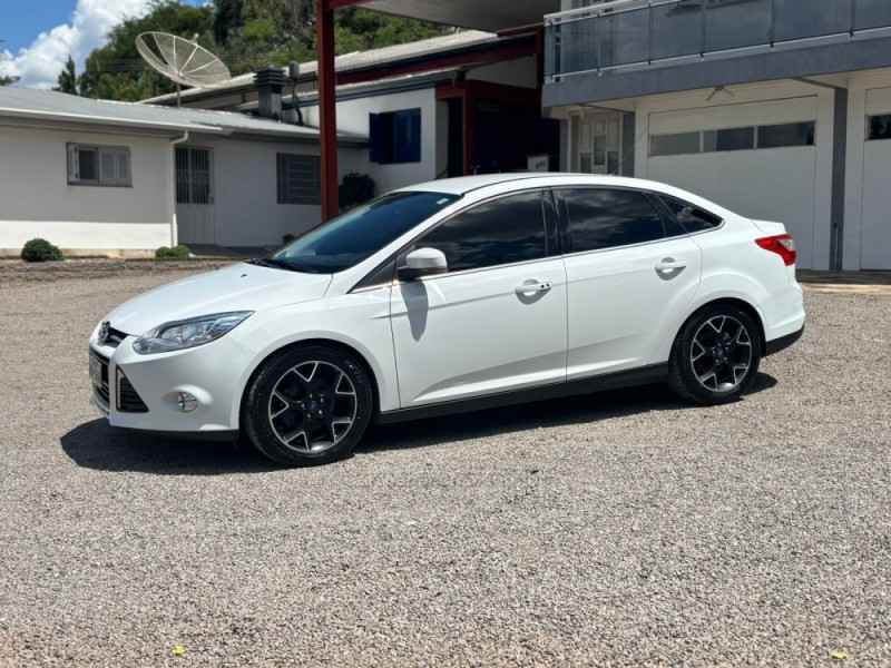 FOCUS 2.0 TITANIUM SEDAN 16V FLEX 4P AUTOMÁTICO - 2015 - NOVA PRATA
