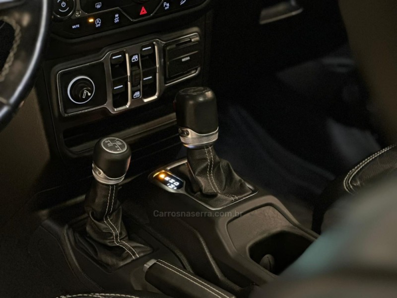 WRANGLER 2.0 SAHARA OVERLAND 4X4 16V GASOLINA 4P AUTOMÁTICO - 2020 - CAXIAS DO SUL