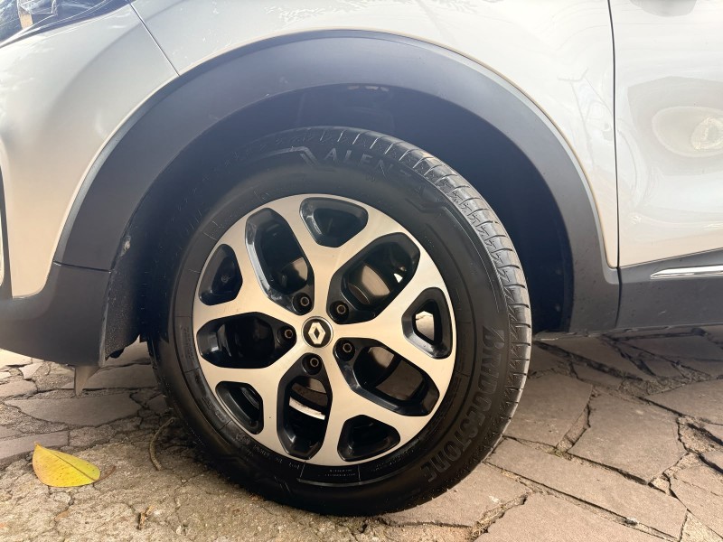 CAPTUR 1.6 16V FLEX INTENSE AUTOMÁTICO - 2020 - TRêS COROAS