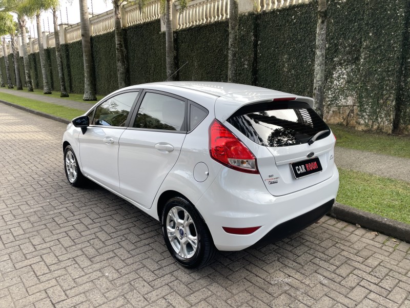 FIESTA 1.6 SE HATCH 16V FLEX 4P AUTOMÁTICO - 2015 - CAXIAS DO SUL