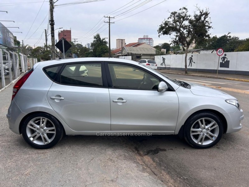 I30 2.0 MPI 16V GASOLINA 4P MANUAL - 2012 - VENâNCIO AIRES